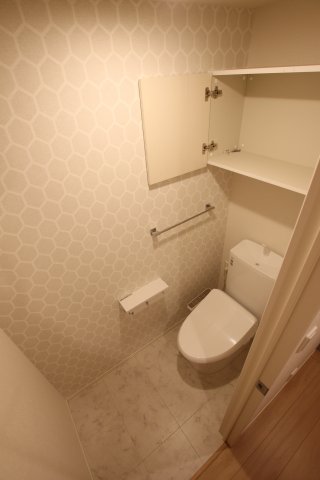 トイレ　同一施工会社同一仕様写真