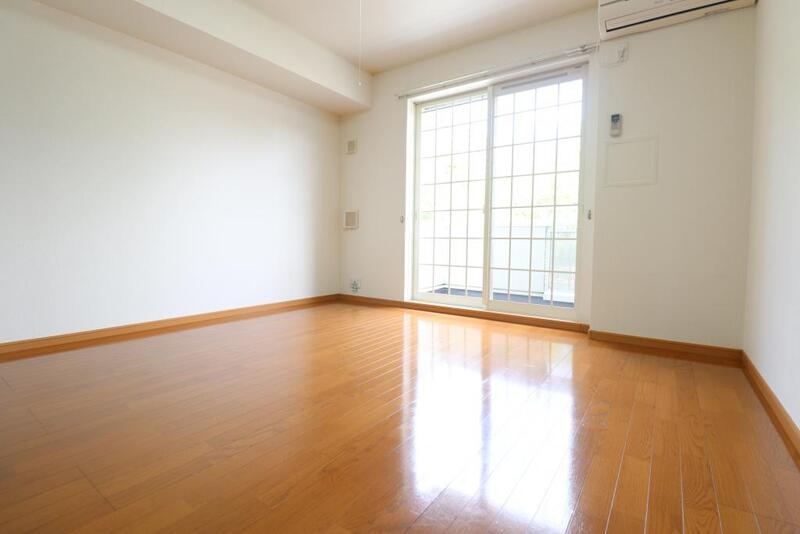 居室・リビング　室リフォーム済みでピカピカのお部屋です。