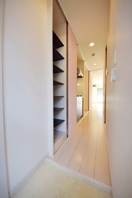 玄関　別部屋の写真です