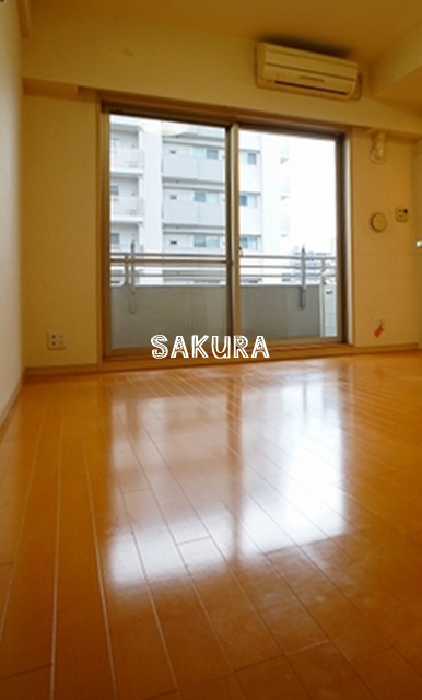 居室・リビング　開放感のあるゆったりとしたお部屋です♪