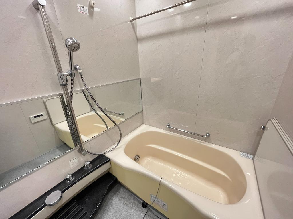 バス・シャワールーム　別部屋参考写真