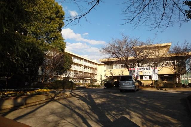 中学校　常盤平中学校（中学校）まで370m