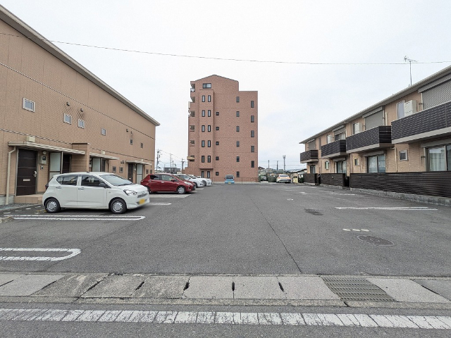 駐車場　敷地内駐車場