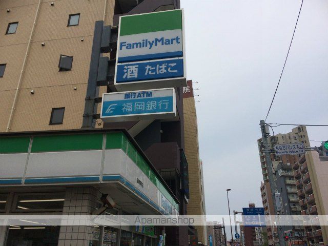 コンビニ　ファミリーマート（コンビニ）まで265m