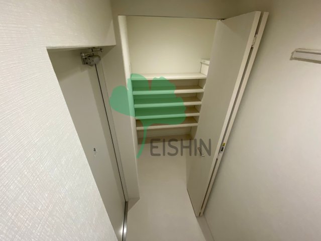 玄関　下駄箱もしっかりついてます！