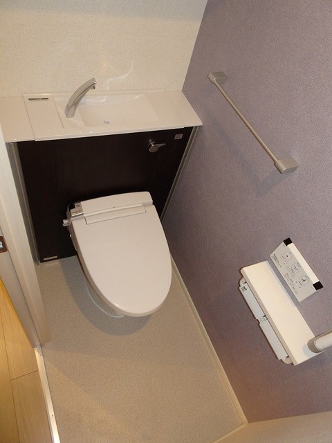 トイレ　同仕様参考写真