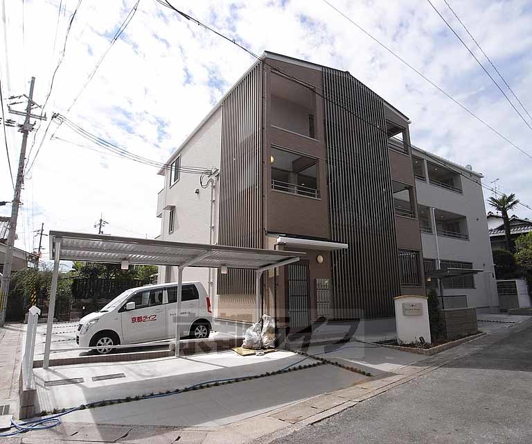 建物外観　２０１６年築の単身マンションです。