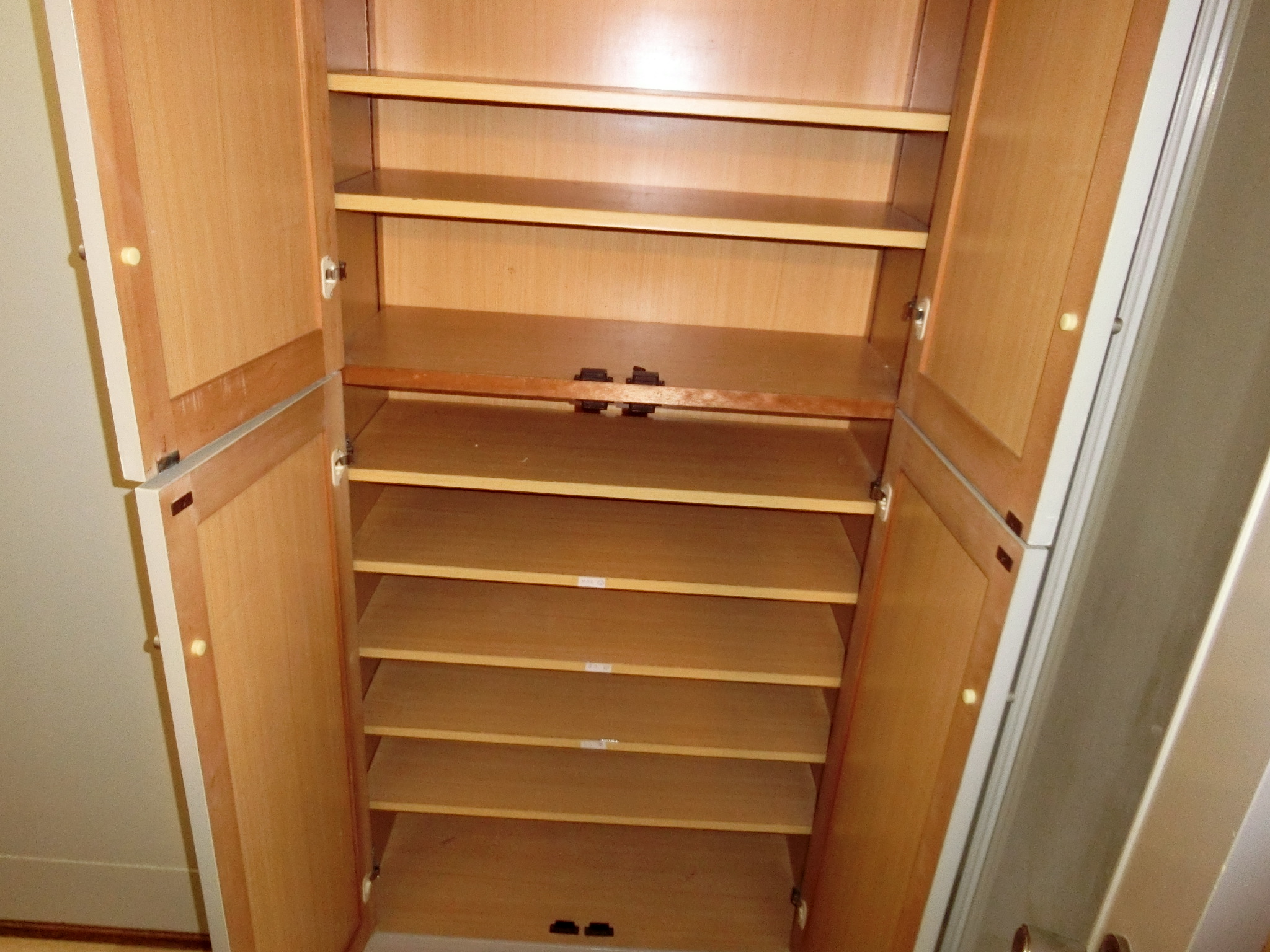 玄関　※写真は別のお部屋のものです。現況を優先させて頂きます。