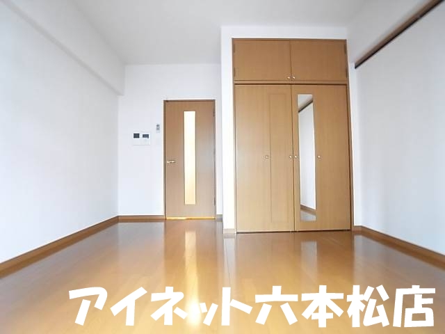 居室・リビング　広々としていいですね。