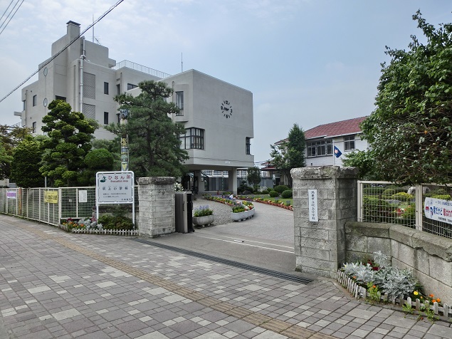 小学校　鴻巣市立吹上小学校（小学校）まで1042m
