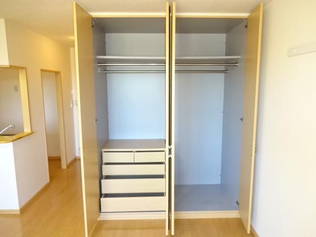 収納　洋室クローゼット