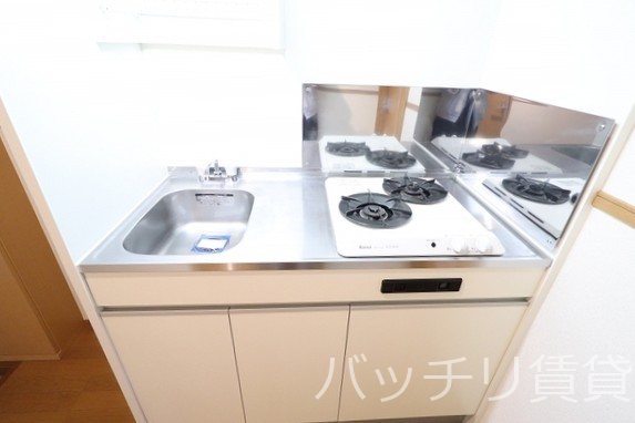 キッチン　画像は同型イメージの為、現況を優先いたします。