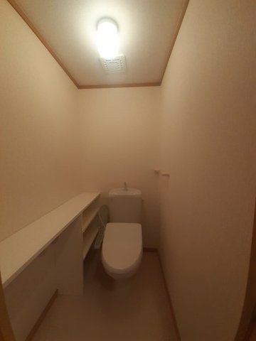 トイレ　ゆったりとした空間のトイレです