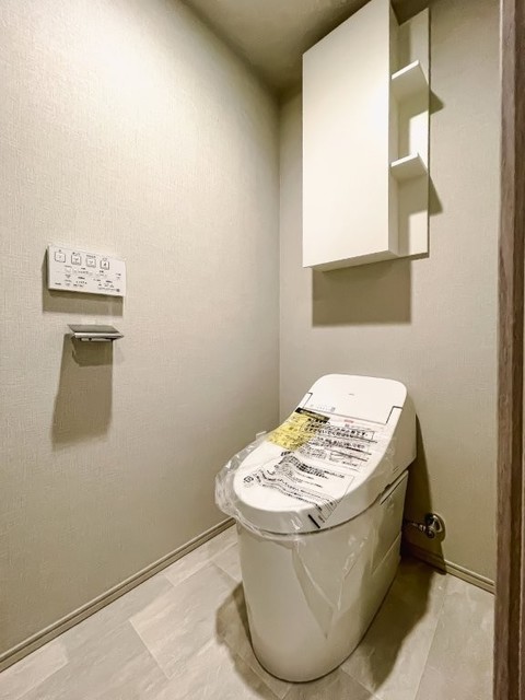 トイレ　※写真は同タイプ住戸です。