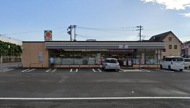 コンビニ　セブンイレブン加世田地頭所店（コンビニ）まで777m