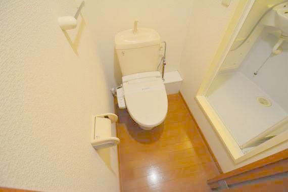 トイレ　綺麗なトイレにはウォシュレット標準装備です。