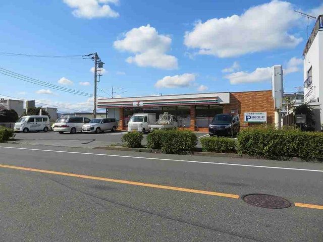 コンビニ　セブンイレブン（コンビニ）まで450m