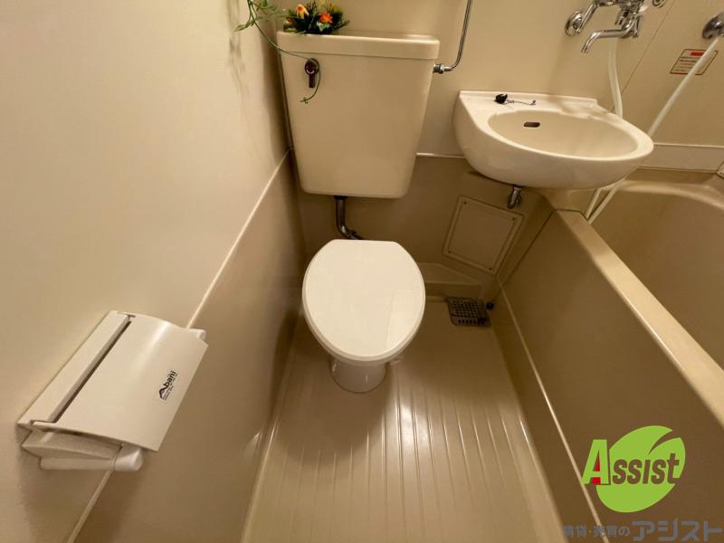 トイレ　こちらはトイレです。清潔感があり、安心して使用できます。