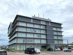 役所　射水市役所（役所）まで2076m