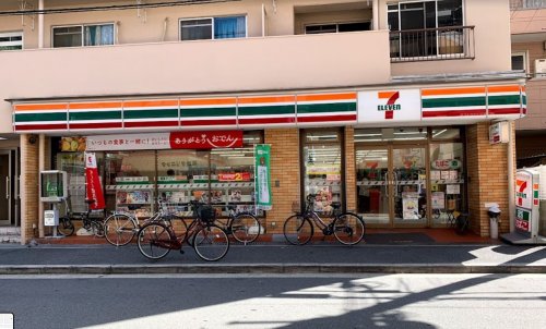 コンビニ　セブンイレブン 大阪南堀江4丁目店（コンビニ）まで104m