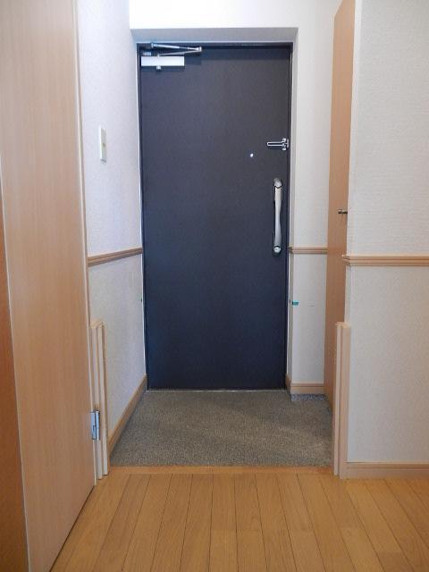 玄関　別号室の写真になります。現況優先。