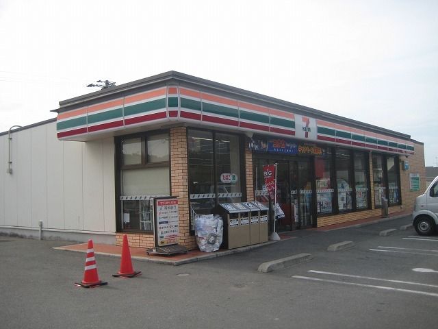 コンビニ　セブンイレブン（コンビニ）まで290m