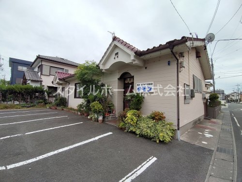 飲食店　タモン（飲食店）まで869m
