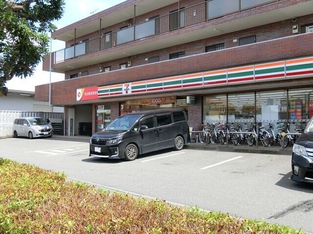 コンビニ　セブンイレブンさいたま松木2丁目店（コンビニ）まで561m