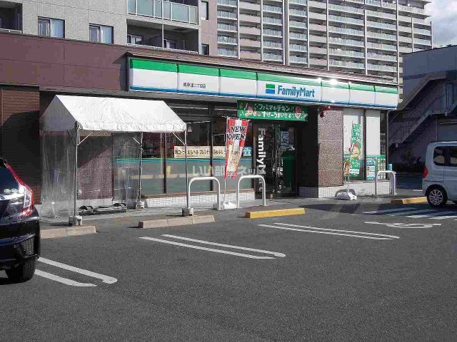 コンビニ　ファミリーマート 南草津二丁目店（コンビニ）まで122m