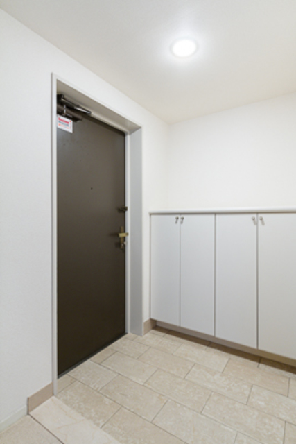 玄関　※写真は同タイプ住戸です。