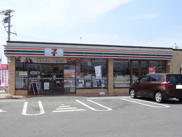 コンビニ　セブンイレブン津市久居駅前店（コンビニ）まで134m