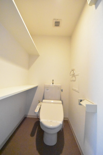 阪急宝塚線 蛍池駅 徒歩7分 12階建 築16年のトイレ写真