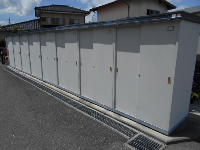 その他設備　各戸個別の屋外物置完備（冬用タイヤ等収納可能）