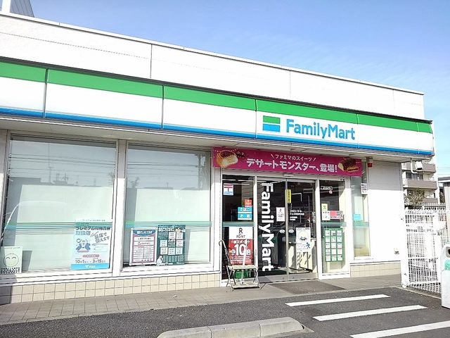 コンビニ　ファミリーマートアイダ草加店（コンビニ）まで220m