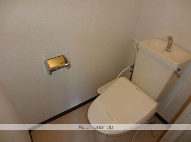 仙台市地下鉄南北線 北四番丁駅 徒歩8分 3階建 築32年のトイレ写真