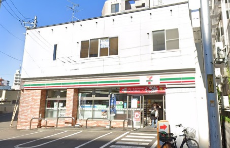 コンビニ　セブンイレブン札幌西28丁目駅前店（コンビニ）まで445m