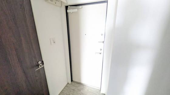 玄関　※別の部屋の写真です。