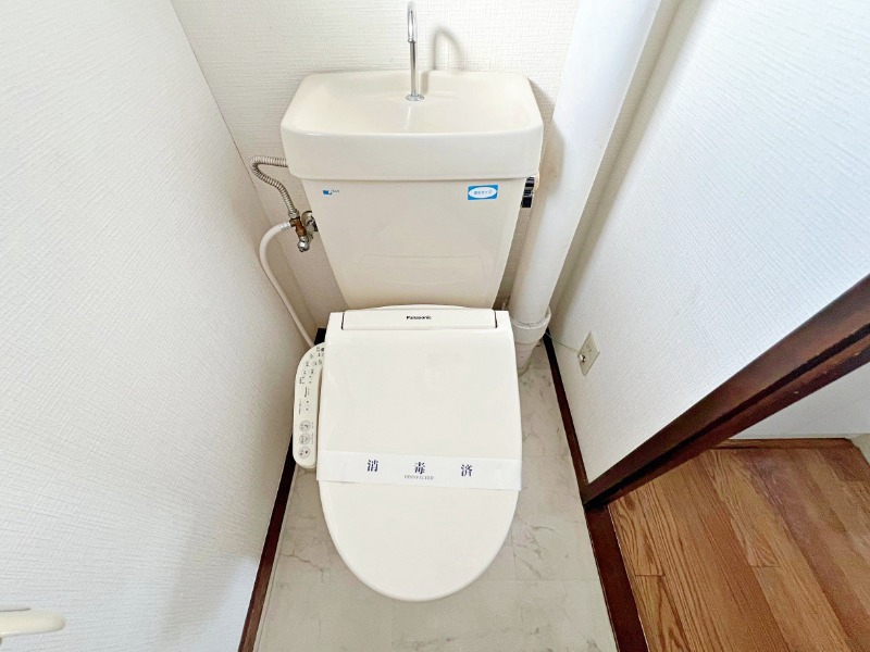 トイレ　温水洗浄便座