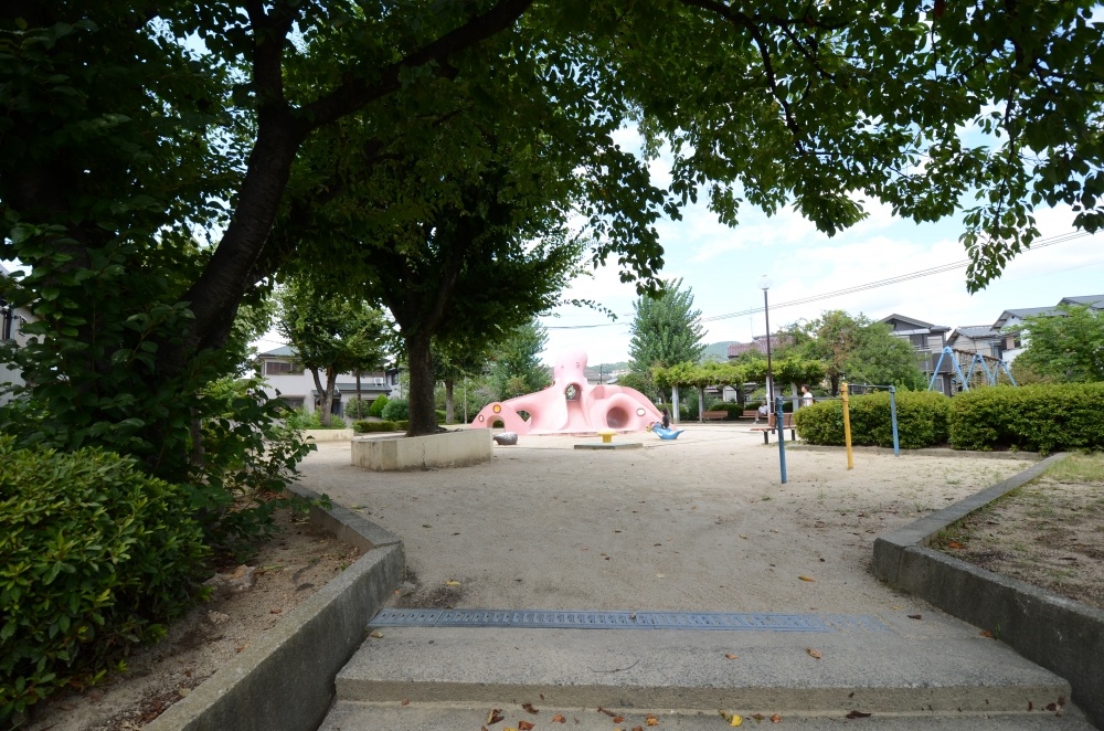 公園　鶴の荘公園（公園）まで491m