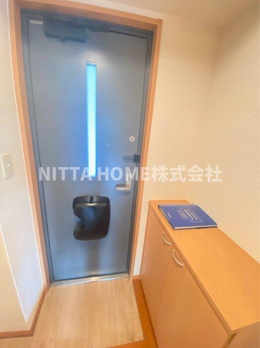 玄関　玄関にはシューズボックスが付いています◆