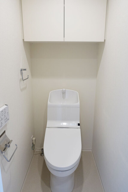 トイレ　※写真は同タイプ住戸です。