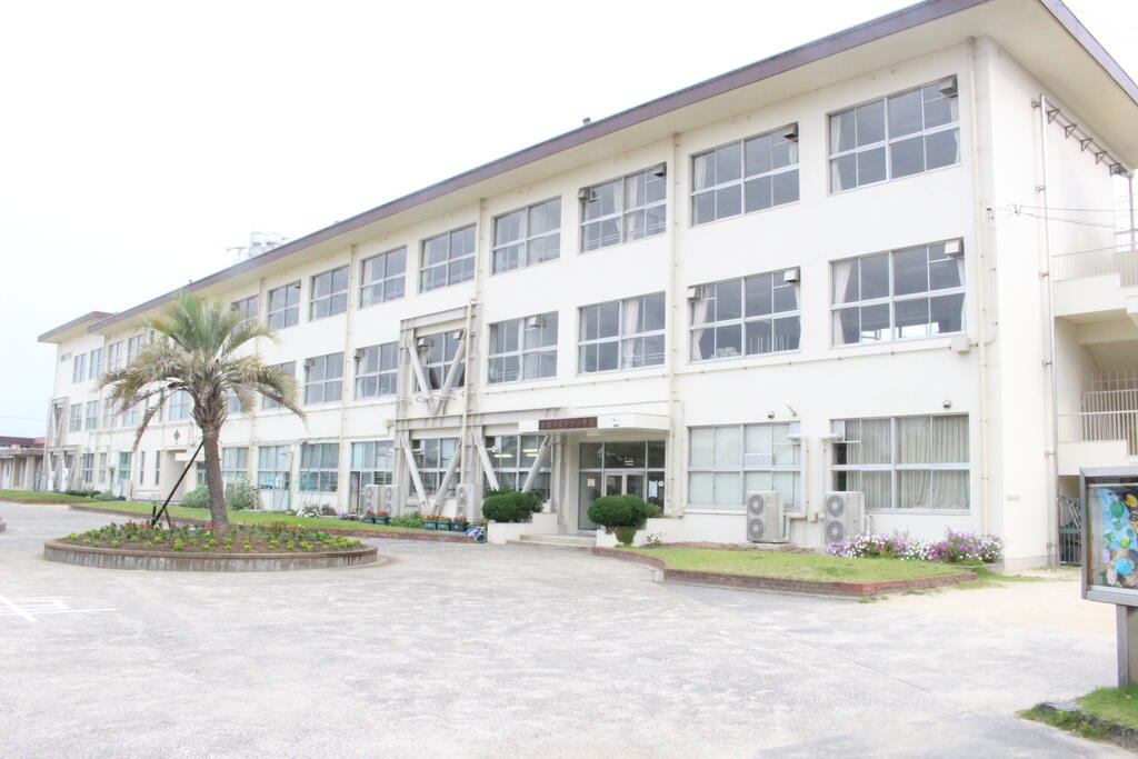 小学校　倉敷市立中洲小学校（小学校）まで1282m