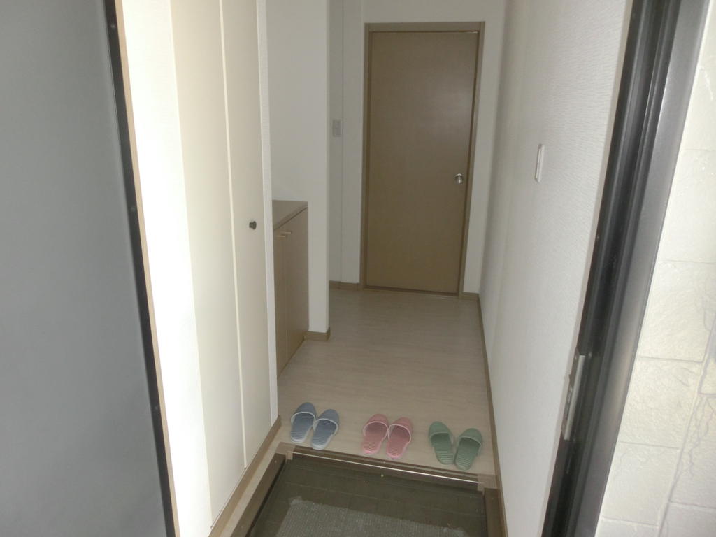 玄関　玄関内部