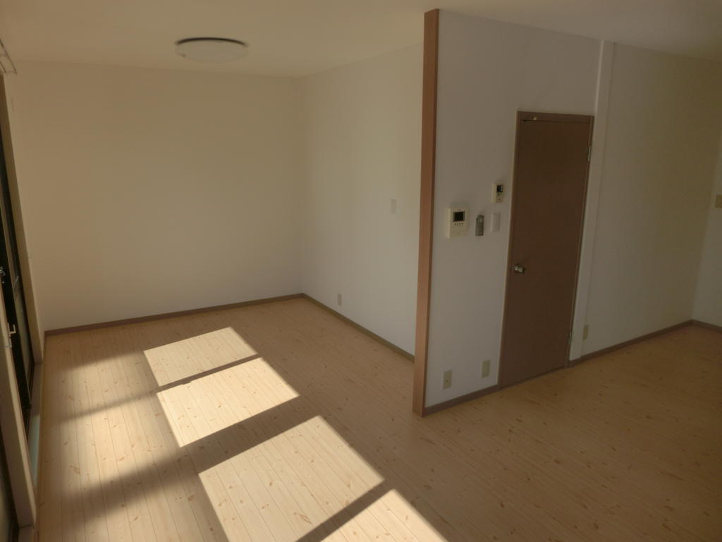 その他　LDK13.5帖