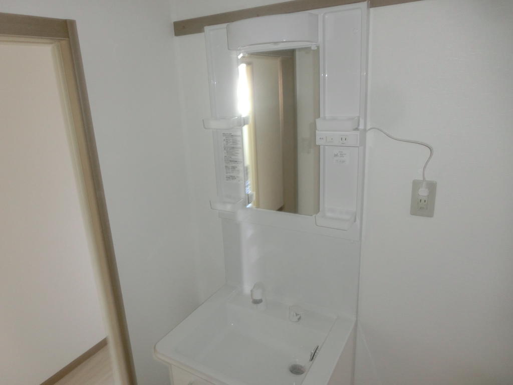 洗面設備　シャワー付洗面台