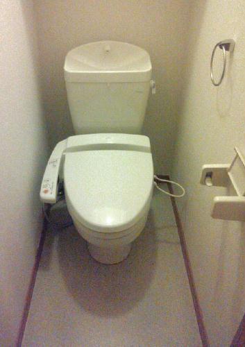 トイレ　温水便座付き