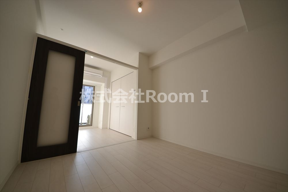 その他部屋・スペース　広くて明るい寝室