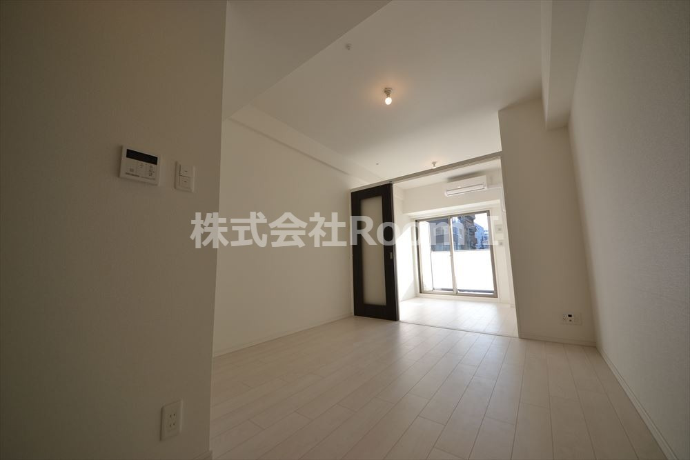 居室・リビング　こちらの居間で趣味の時間をお楽しみください