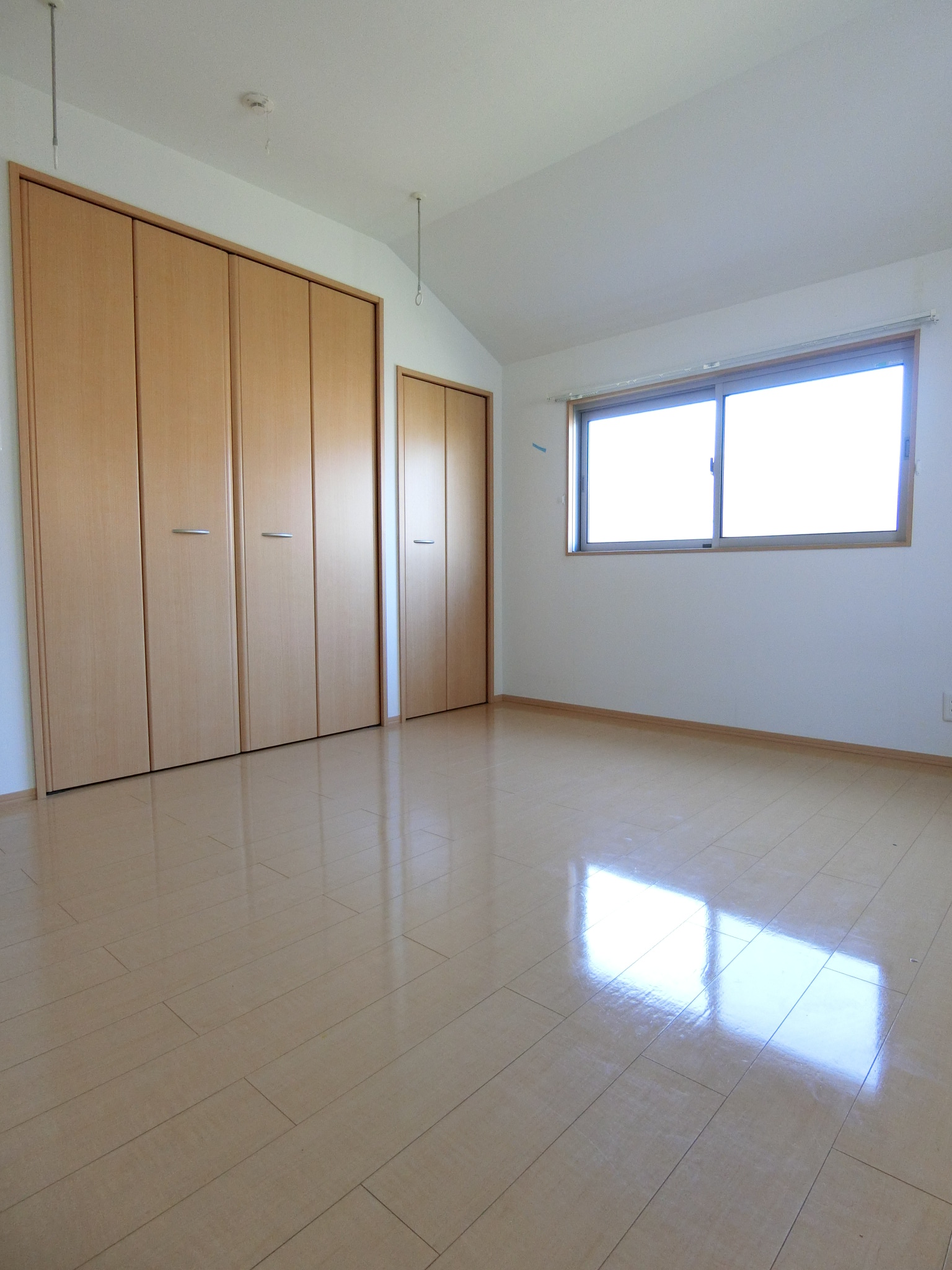 居室・リビング　※同物件・別部屋になります。
