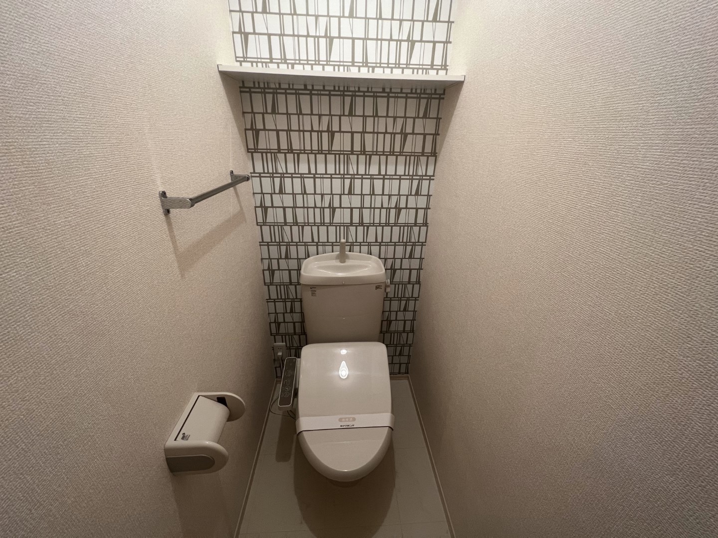 トイレ　参考写真　温水洗浄便座